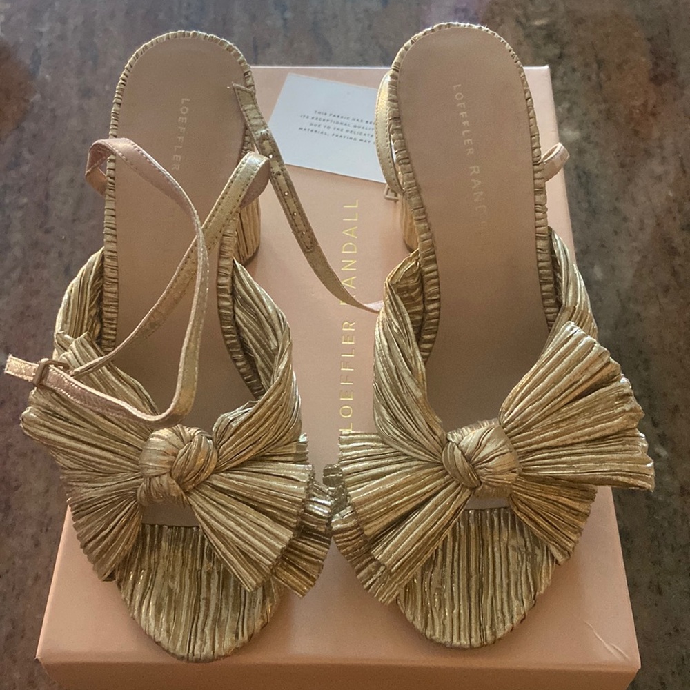Loeffler Randall camellia gold 7.5